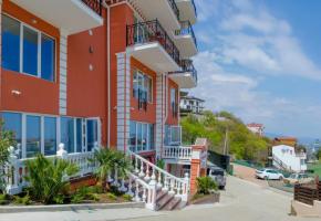 Гостиница в Лазурном